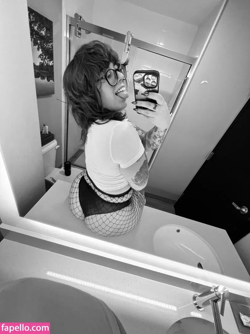 Stepstool Sarah Onlyfans Photo Gallery 