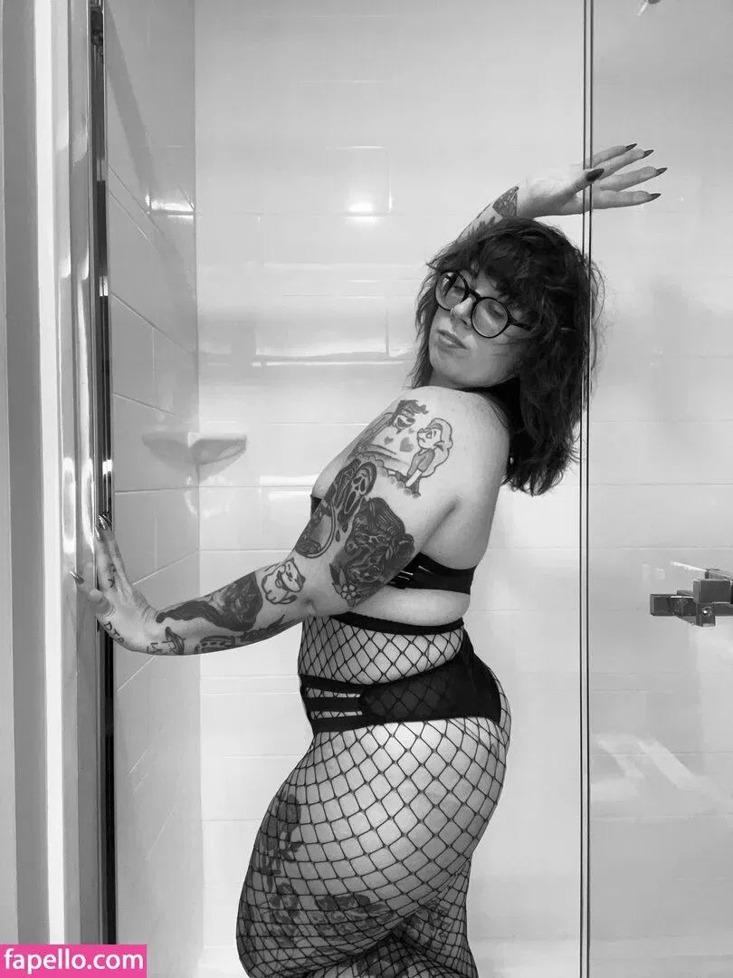 Stepstool Sarah Onlyfans Photo Gallery 