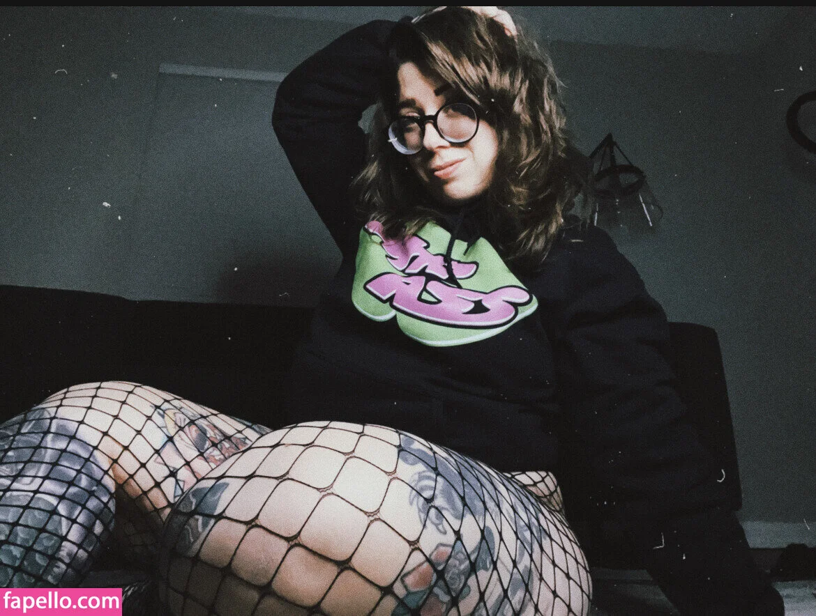 Stepstool Sarah Onlyfans Photo Gallery 