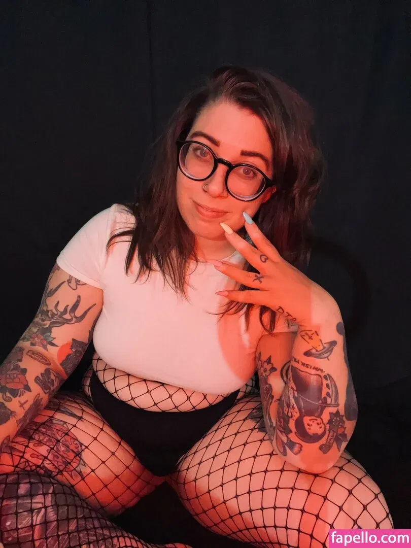 Stepstool Sarah Onlyfans Photo Gallery 