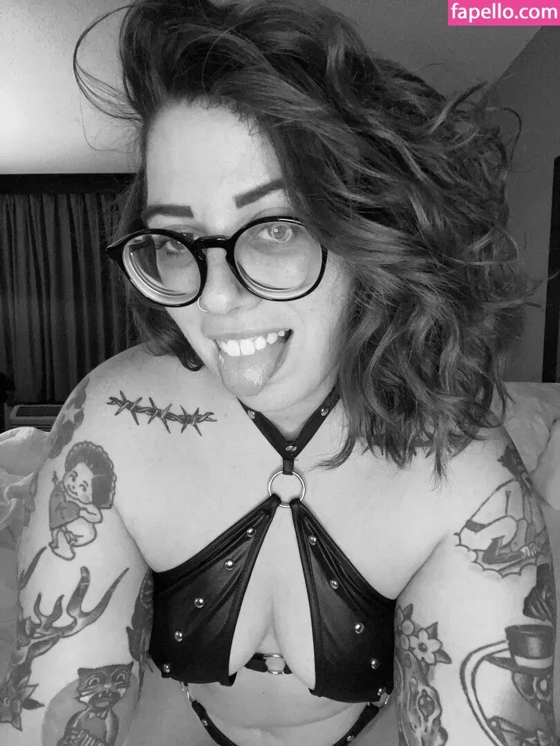 Stepstool Sarah Onlyfans Photo Gallery 