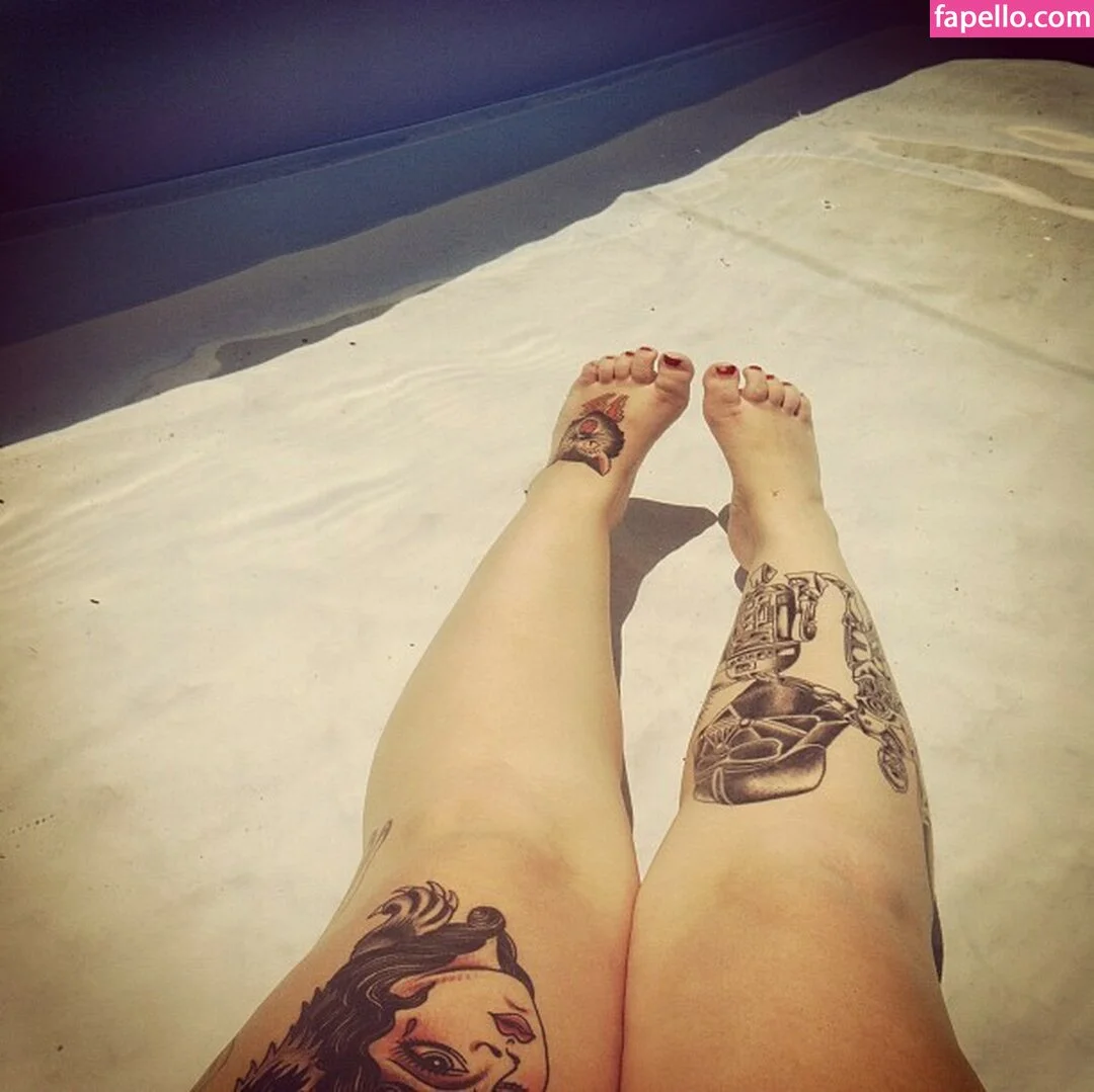 Stepstool Sarah Onlyfans Photo Gallery 