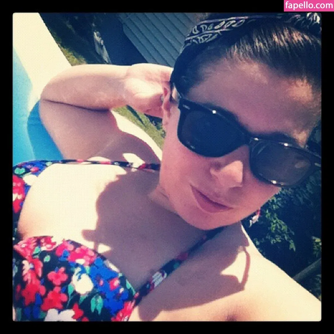 Stepstool Sarah Onlyfans Photo Gallery 