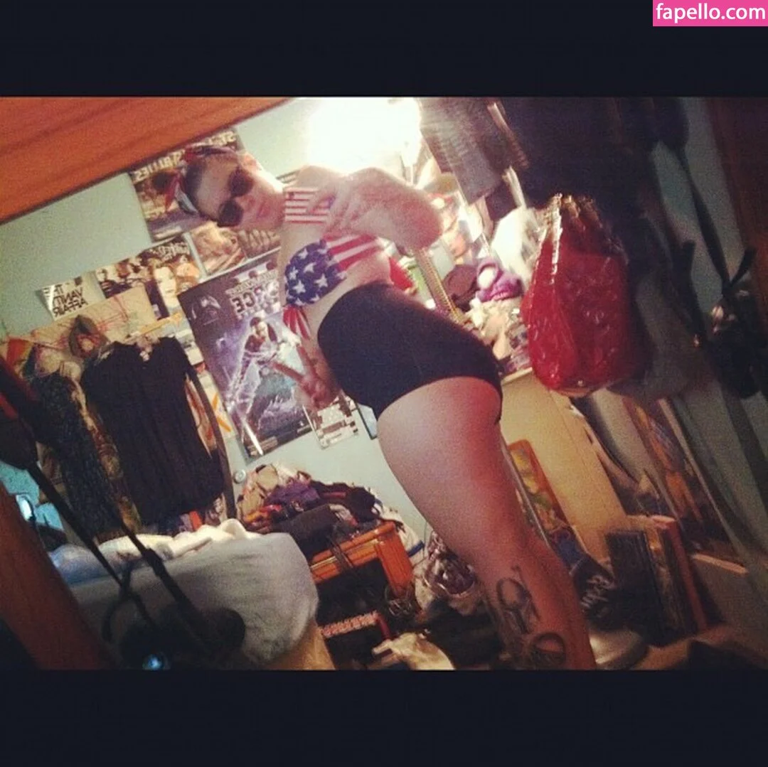 Stepstool Sarah Onlyfans Photo Gallery 