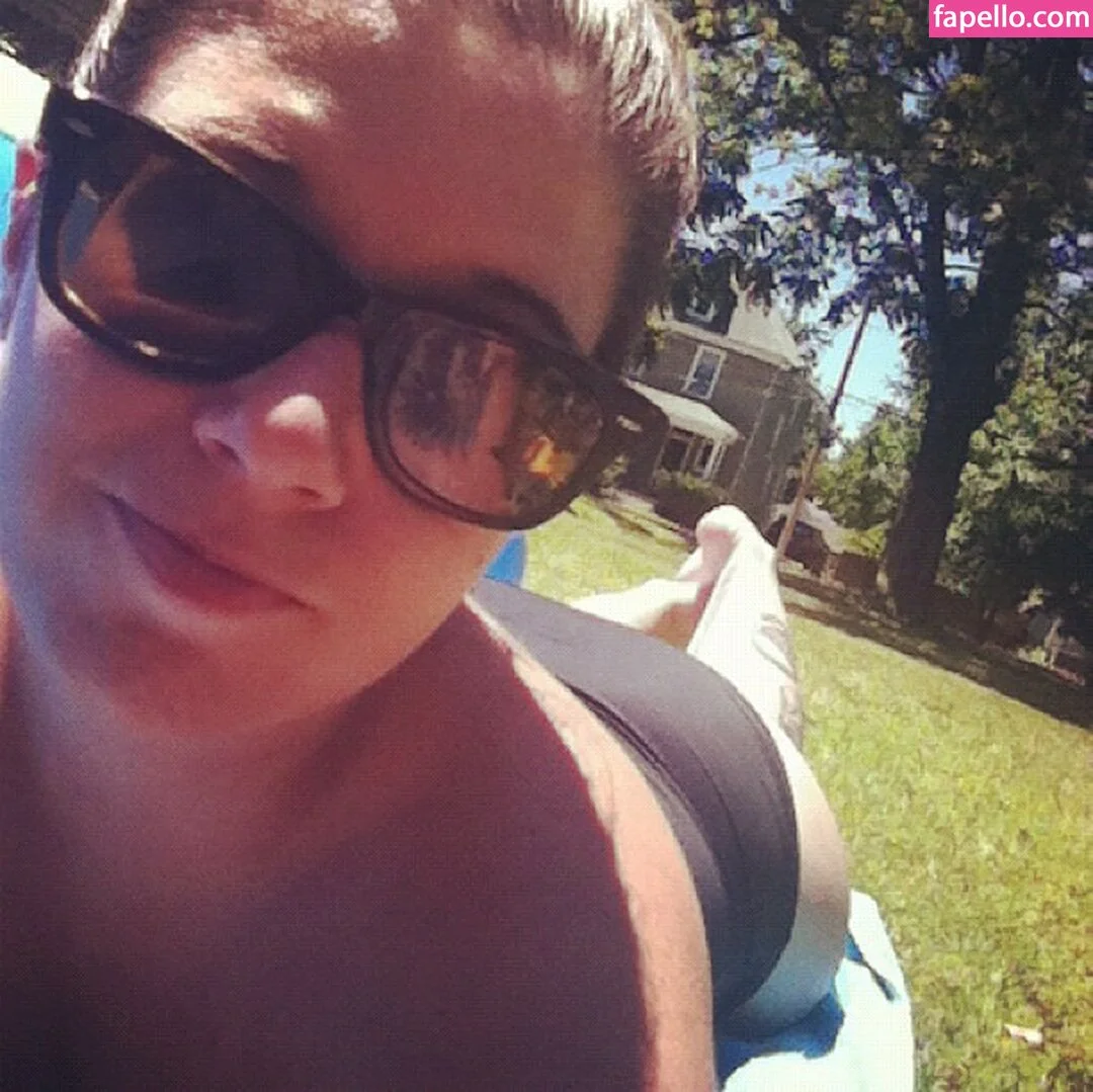 Stepstool Sarah Onlyfans Photo Gallery 