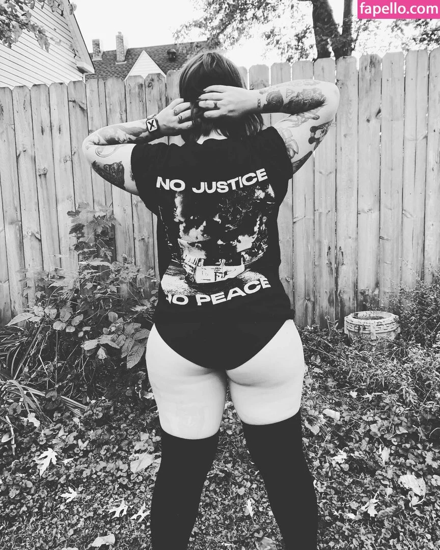 Stepstool Sarah Onlyfans Photo Gallery 