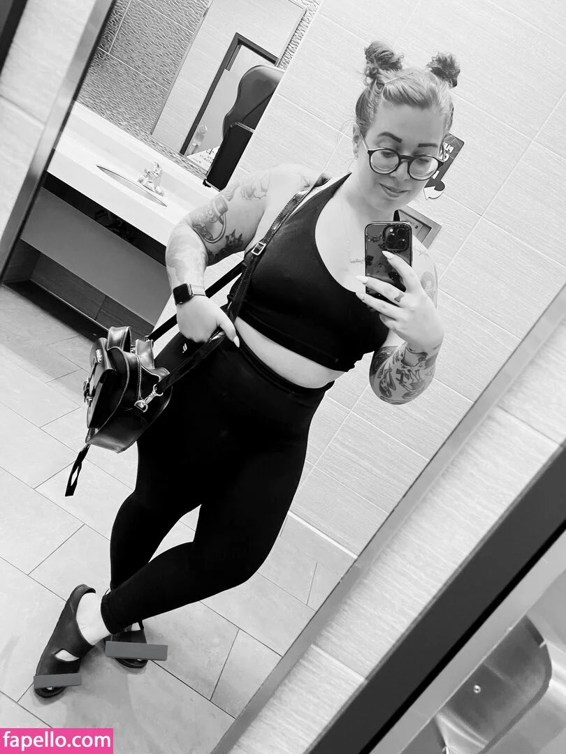 Stepstool Sarah Onlyfans Photo Gallery 