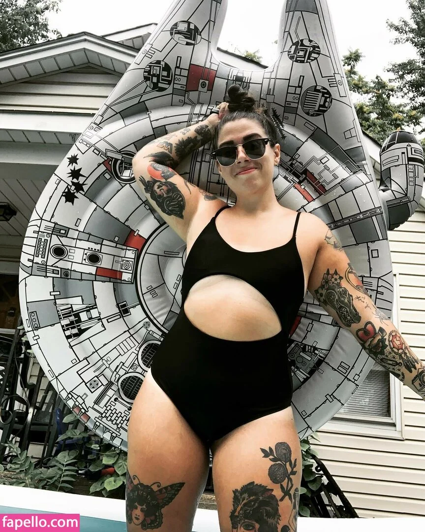 Stepstool Sarah Onlyfans Photo Gallery 