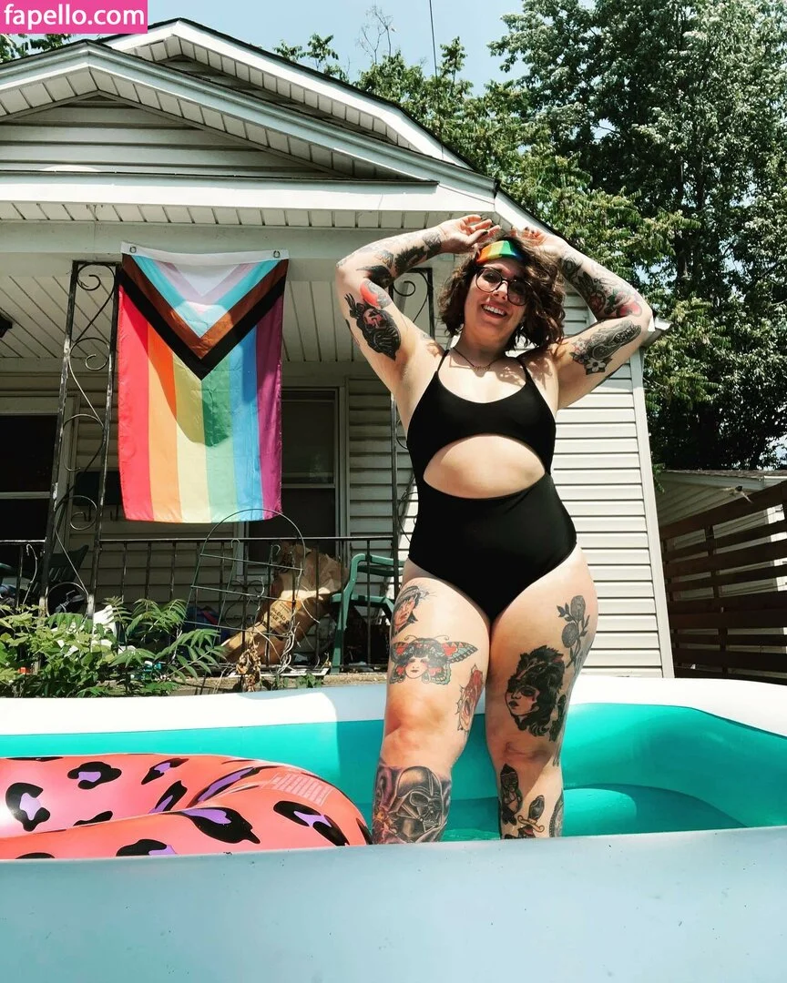 Stepstool Sarah Onlyfans Photo Gallery 