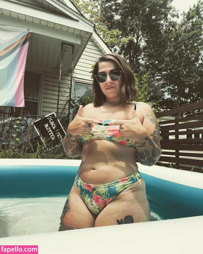 Stepstool Sarah Onlyfans Photo Gallery 