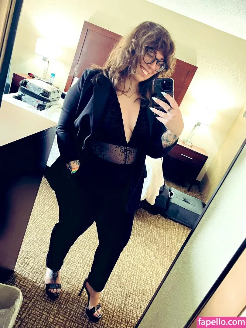 Stepstool Sarah Onlyfans Photo Gallery 