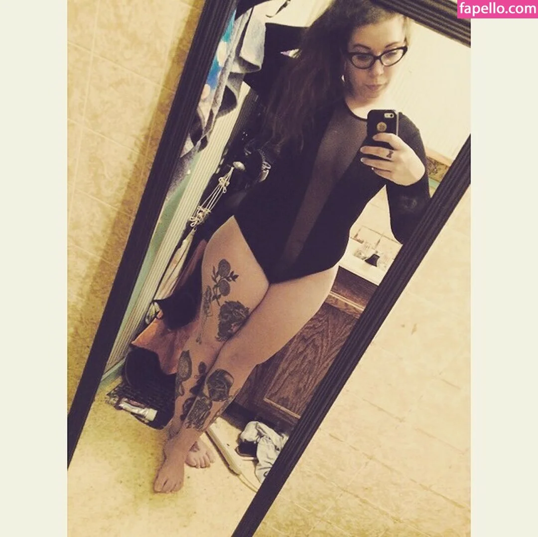 Stepstool Sarah Onlyfans Photo Gallery 