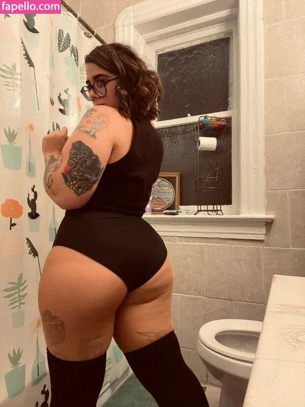 Stepstool Sarah Onlyfans Photo Gallery 