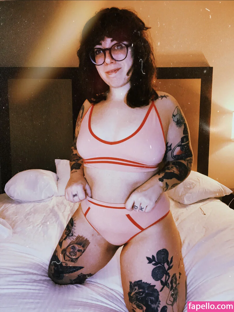 Stepstool Sarah Onlyfans Photo Gallery 