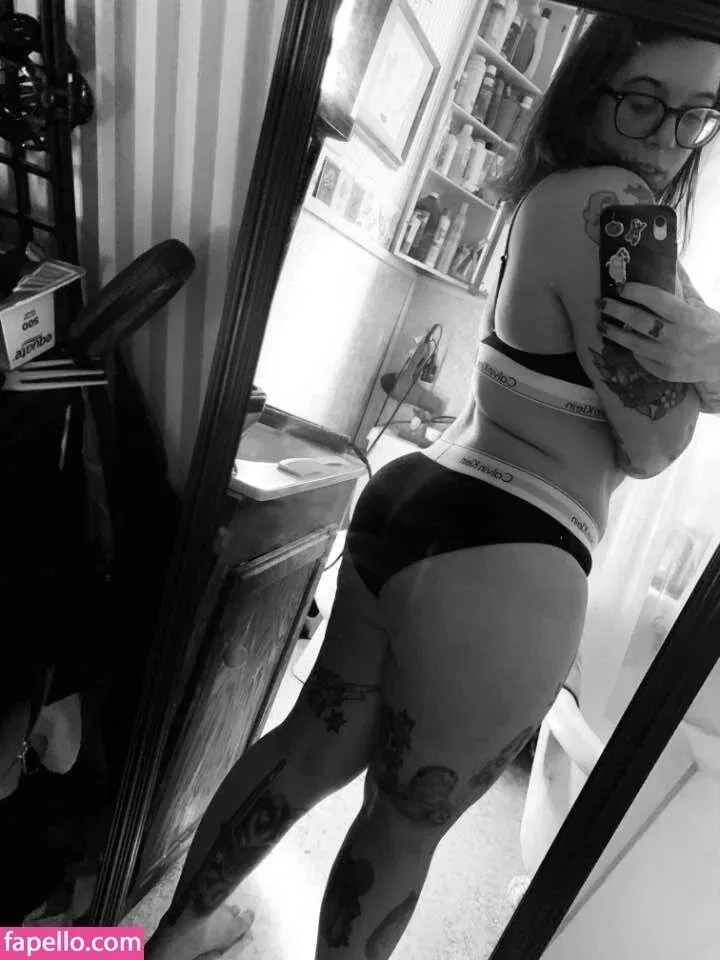 Stepstool Sarah Onlyfans Photo Gallery 