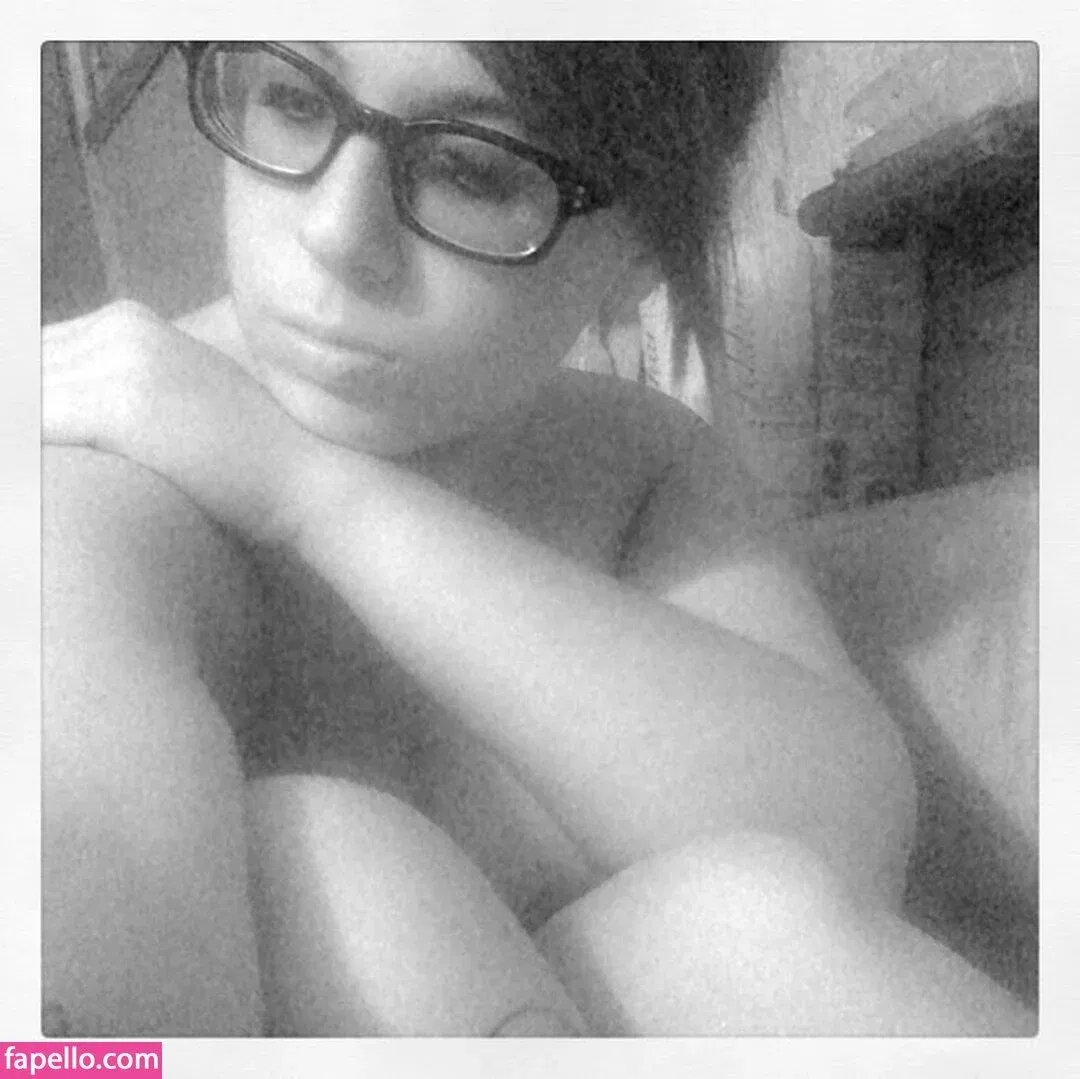 Stepstool Sarah Onlyfans Photo Gallery 