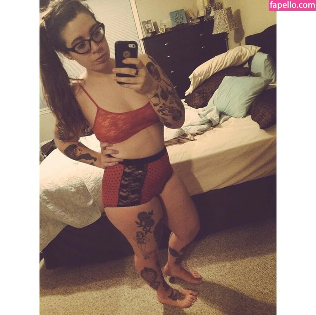 Stepstool Sarah Onlyfans Photo Gallery 