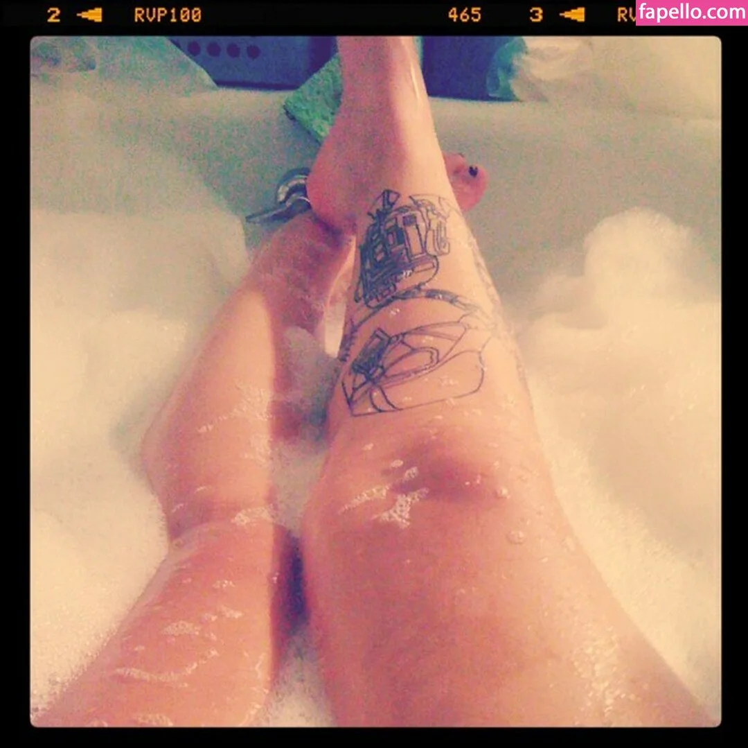 Stepstool Sarah Onlyfans Photo Gallery 