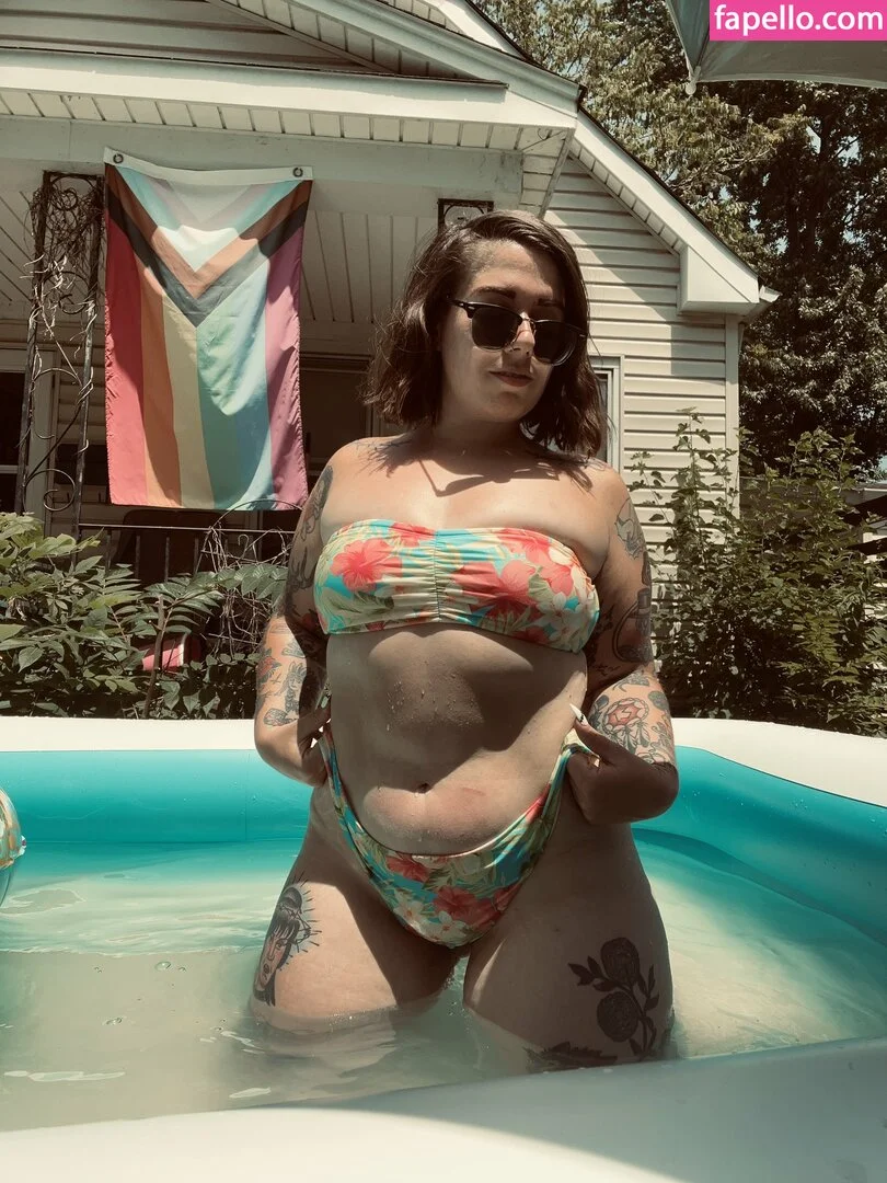 Stepstool Sarah Onlyfans Photo Gallery 