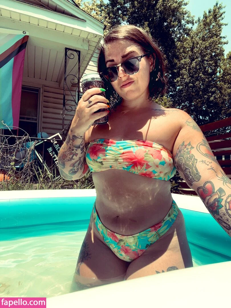 Stepstool Sarah Onlyfans Photo Gallery 