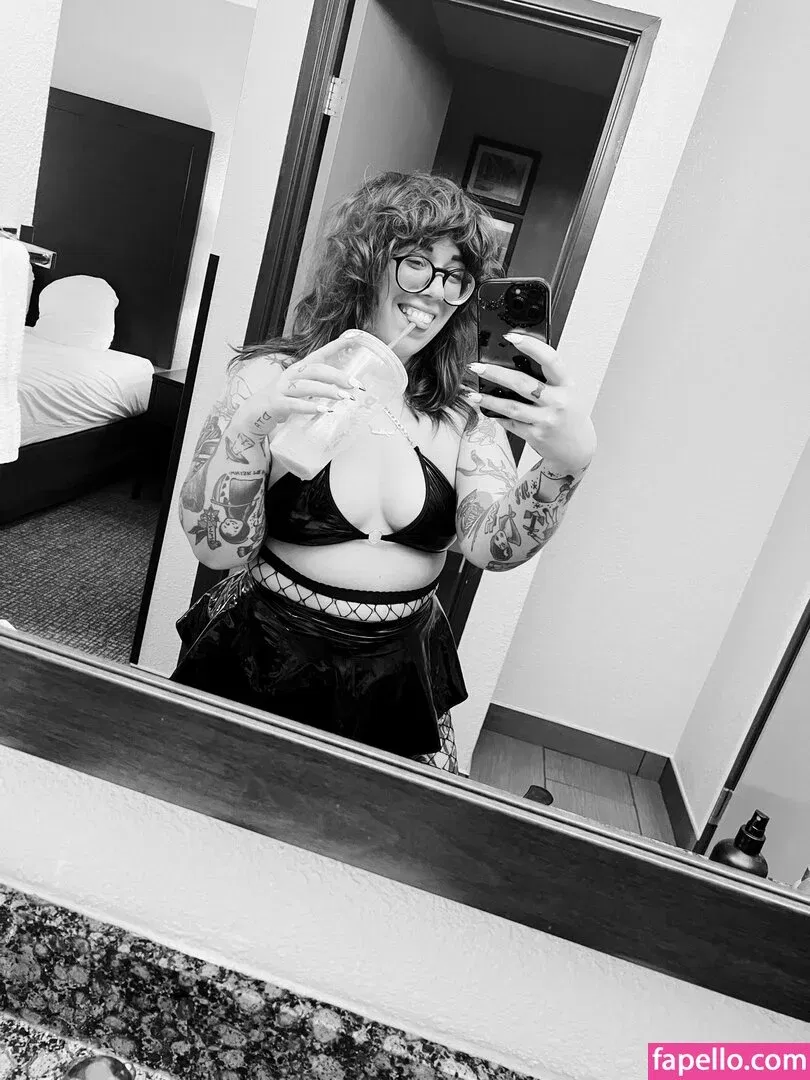 Stepstool Sarah Onlyfans Photo Gallery 