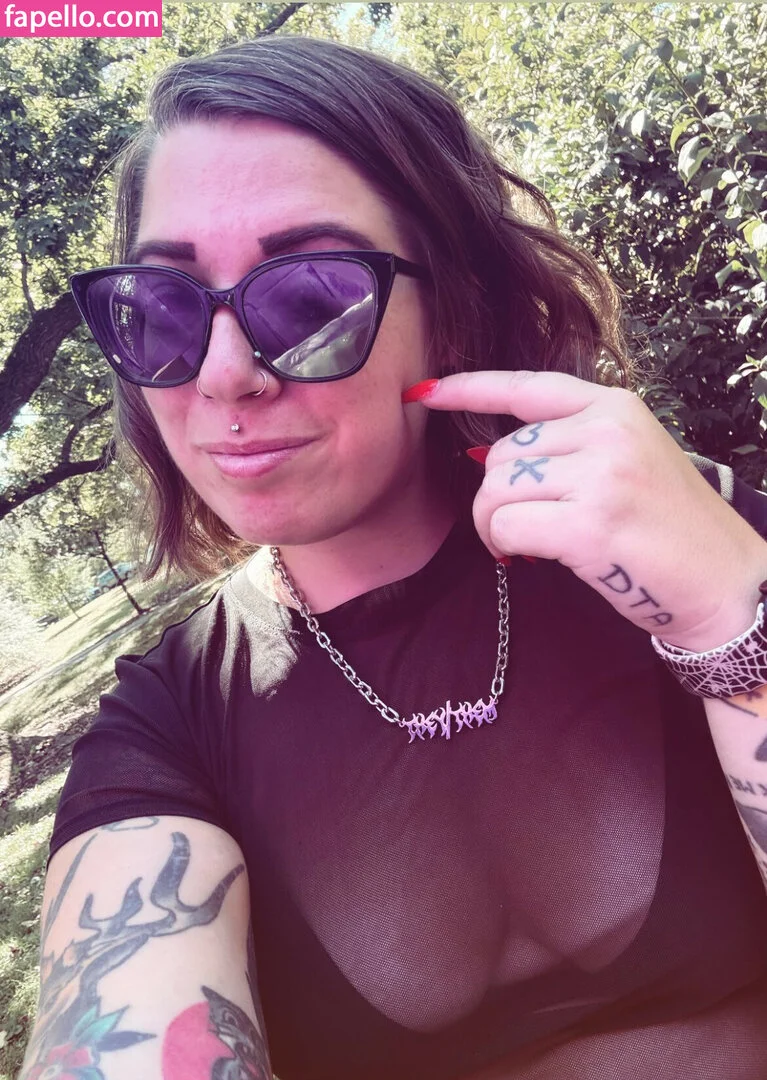 Stepstool Sarah Onlyfans Photo Gallery 