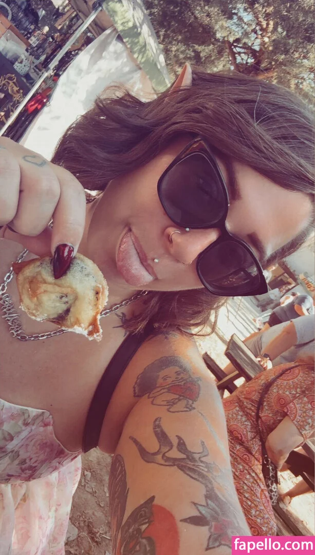 Stepstool Sarah Onlyfans Photo Gallery 