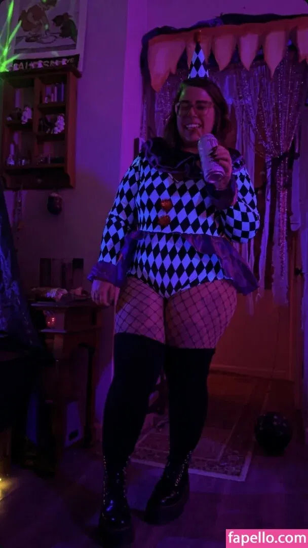 Stepstool Sarah Onlyfans Photo Gallery 