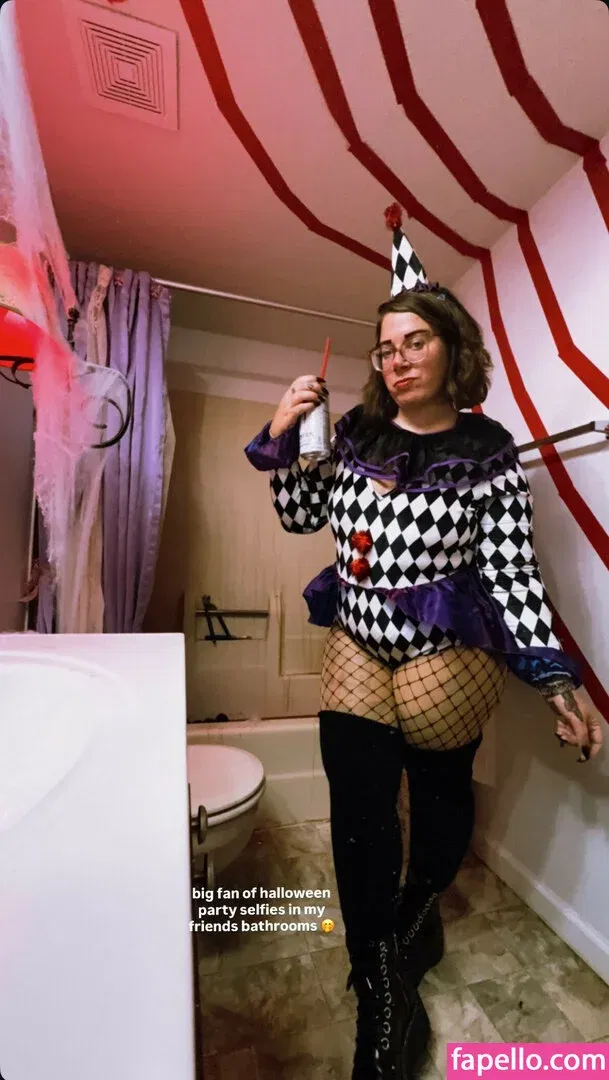 Stepstool Sarah Onlyfans Photo Gallery 