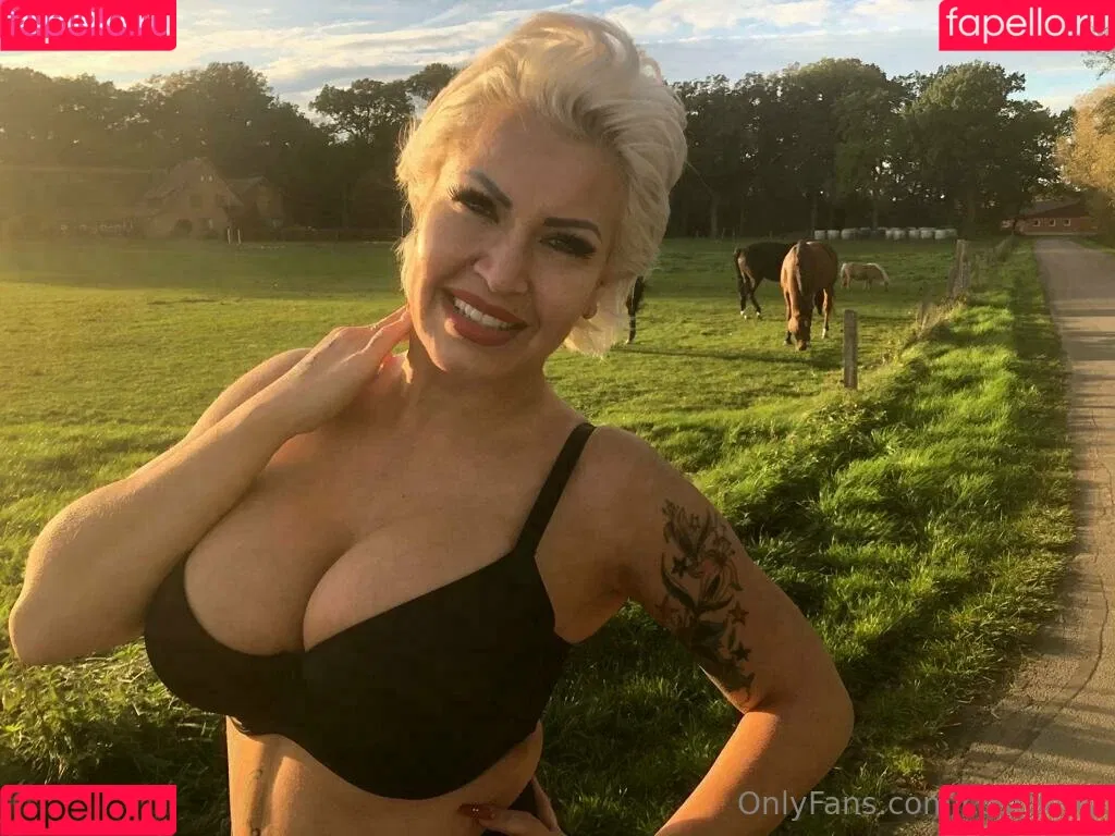 costbaby Onlyfans Photo Gallery 