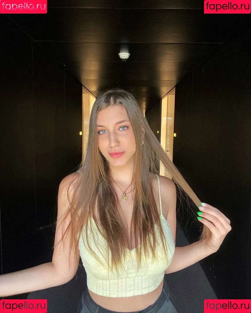 Shira Shabat Onlyfans Photo Gallery 