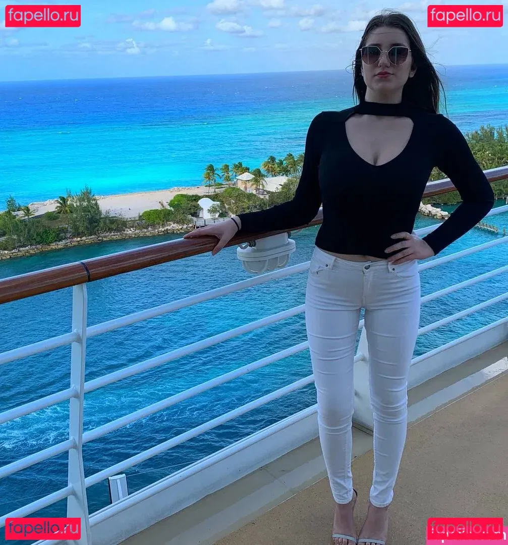 Shira Shabat Onlyfans Photo Gallery 