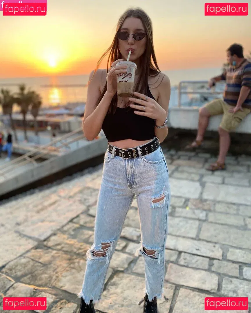 Shira Shabat Onlyfans Photo Gallery 