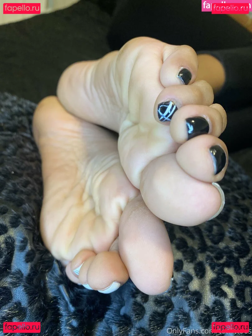 tenlittoes Onlyfans Photo Gallery 