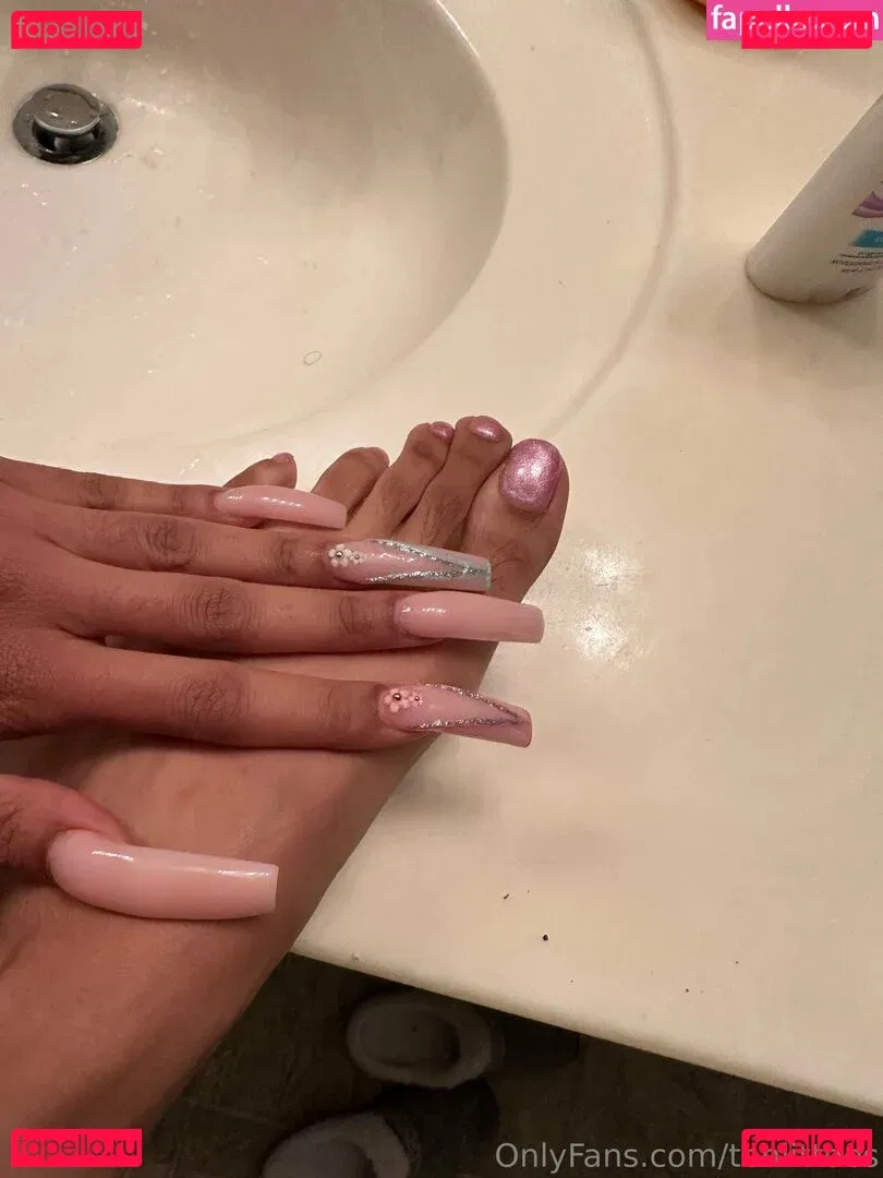 tenlittoes Onlyfans Photo Gallery 