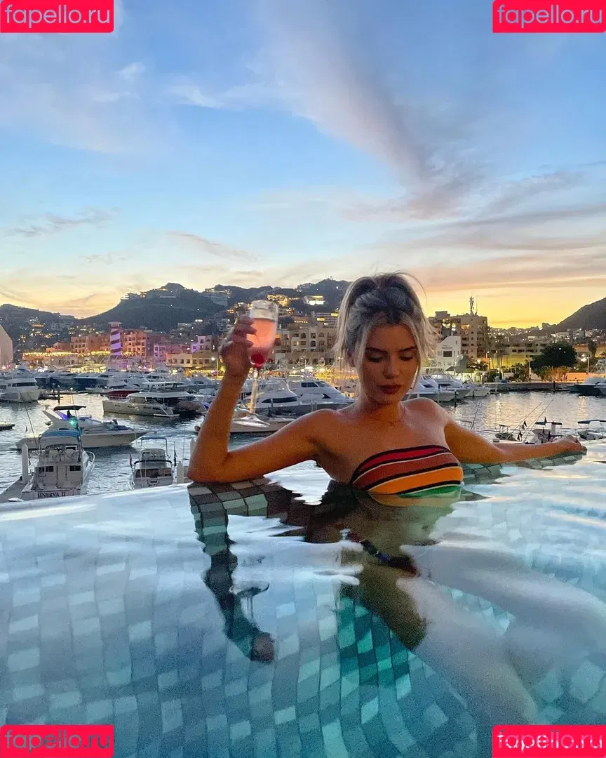 Alissa Violet Onlyfans Photo Gallery 