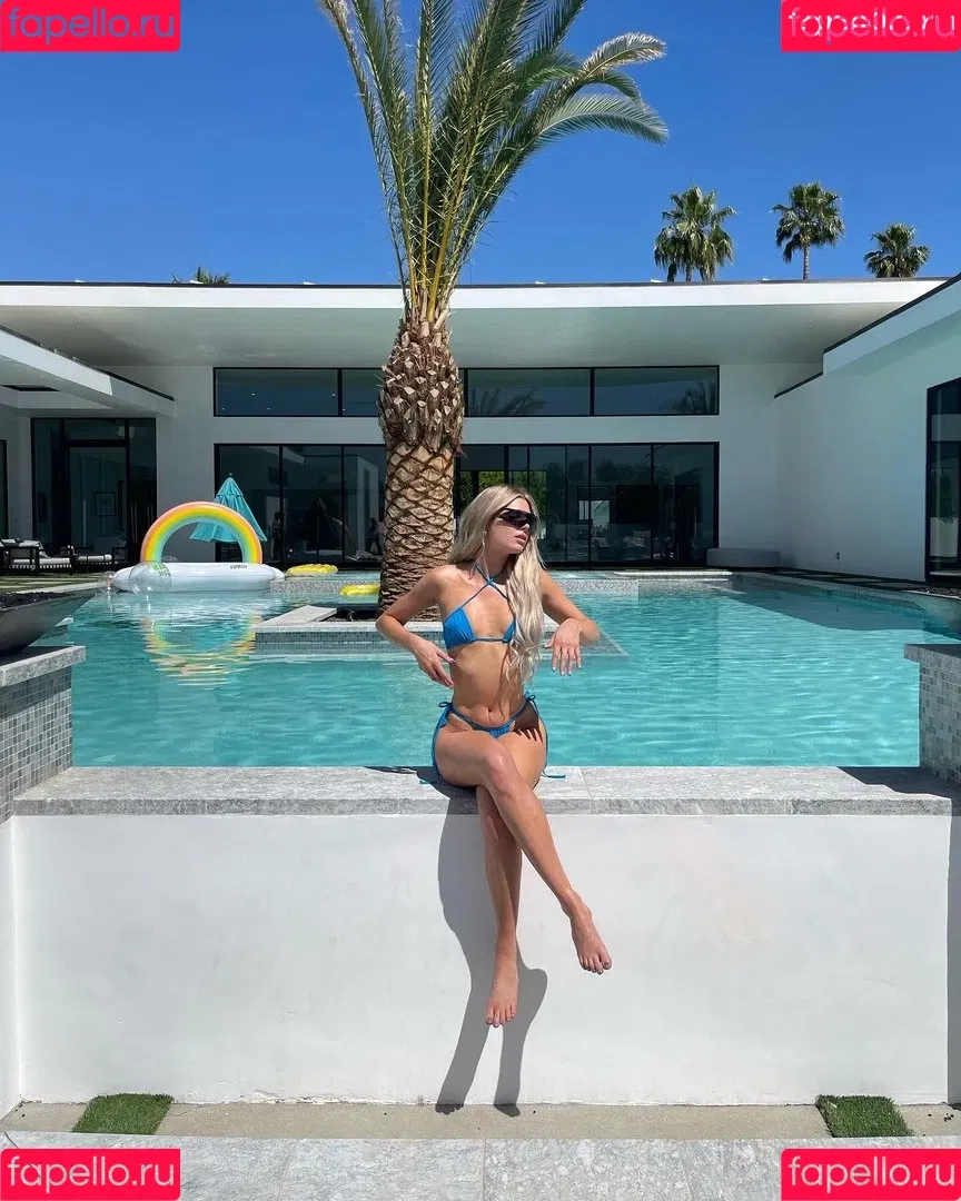 Alissa Violet Onlyfans Photo Gallery 