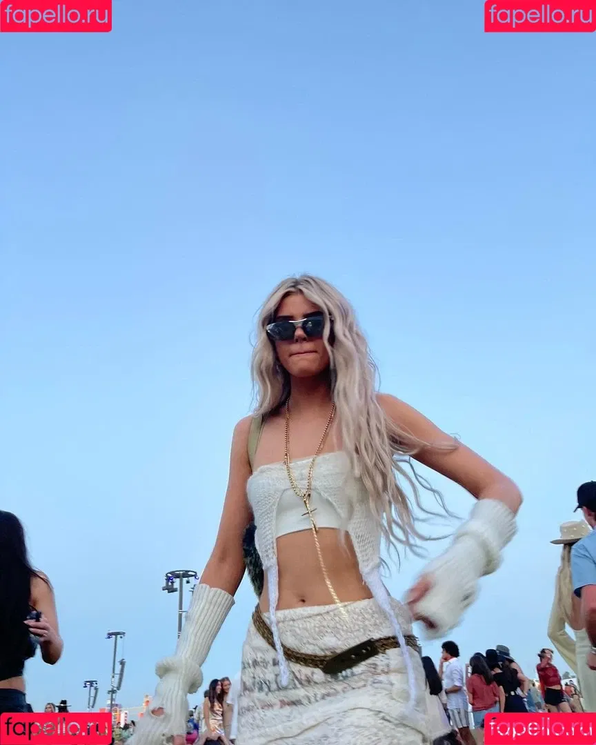 Alissa Violet Onlyfans Photo Gallery 