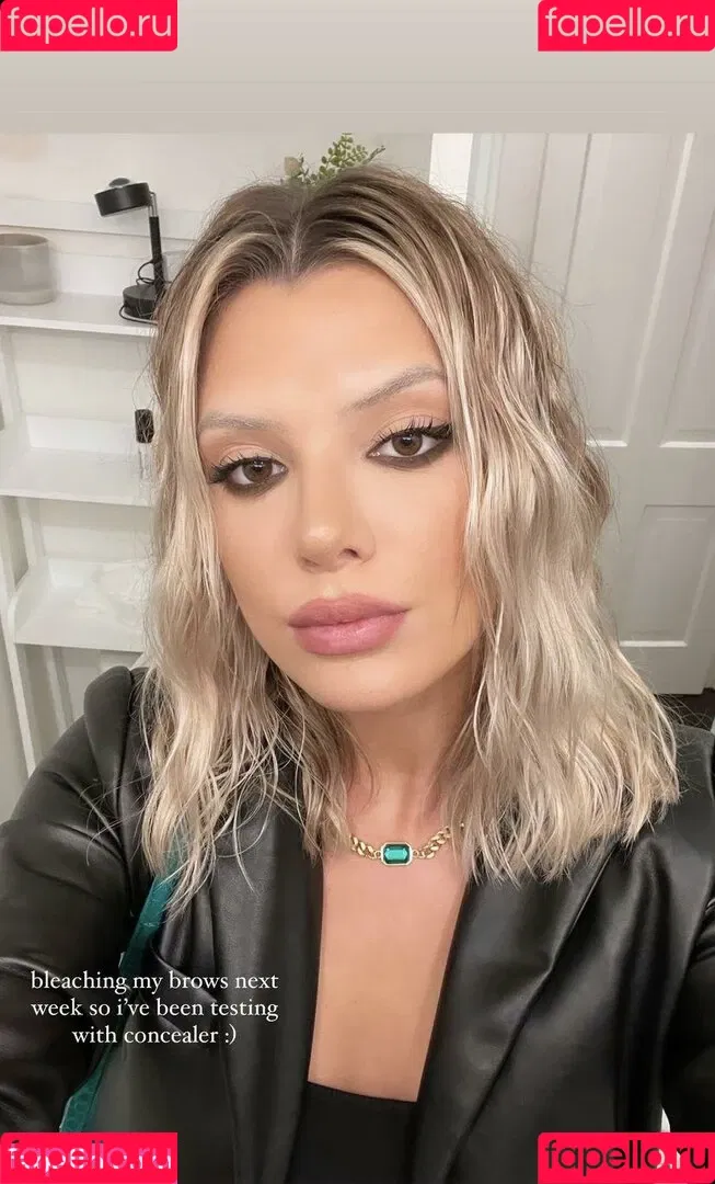 Alissa Violet Onlyfans Photo Gallery 