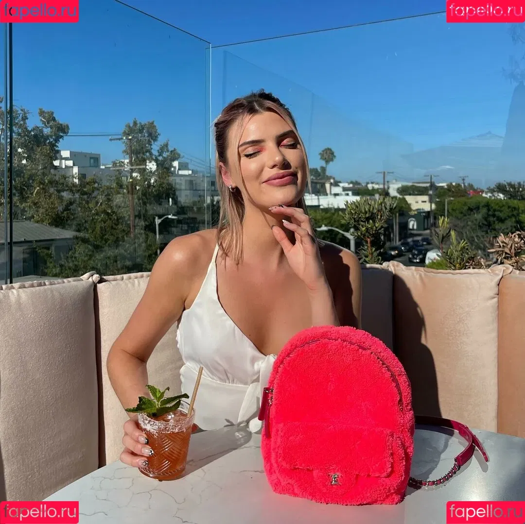 Alissa Violet Onlyfans Photo Gallery 