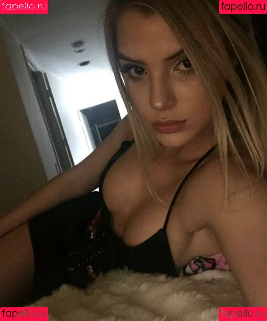 Alissa Violet Onlyfans Photo Gallery 