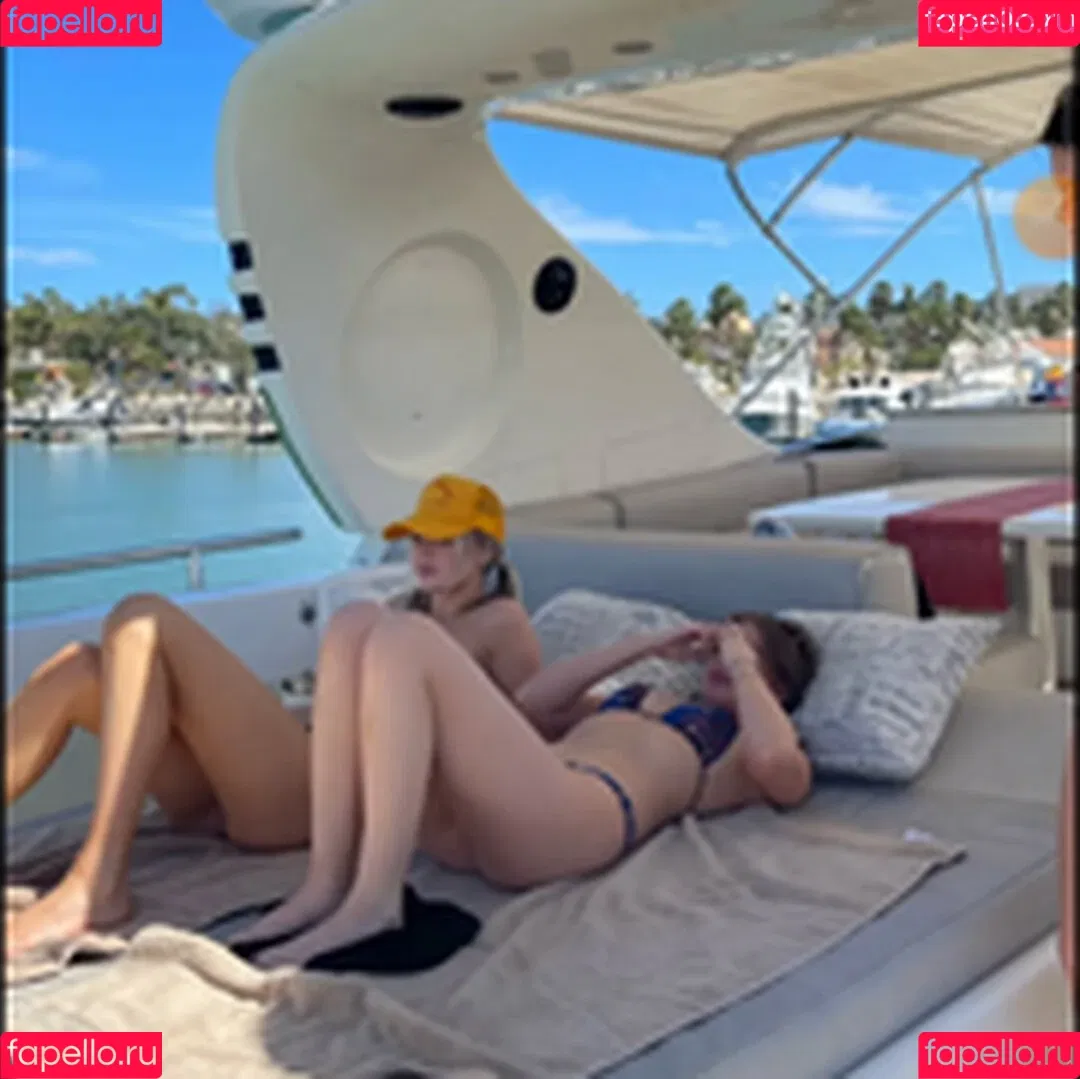 Alissa Violet Onlyfans Photo Gallery 