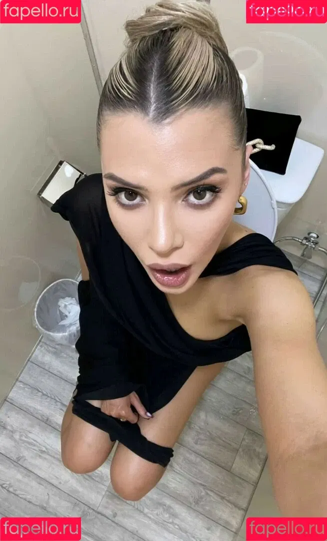 Alissa Violet Onlyfans Photo Gallery 