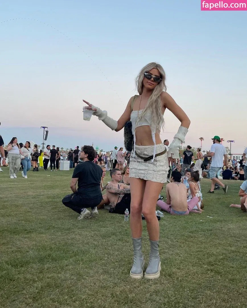 Alissa Violet Onlyfans Photo Gallery 