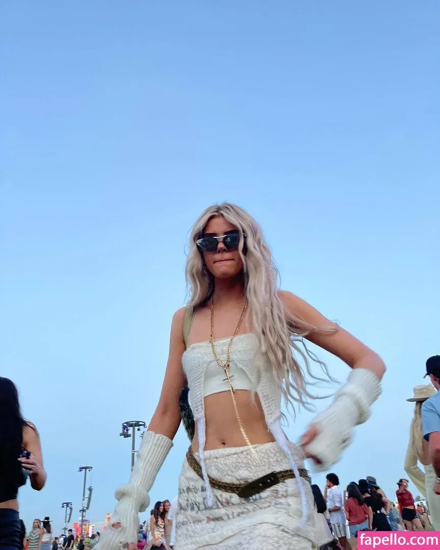 Alissa Violet Onlyfans Photo Gallery 