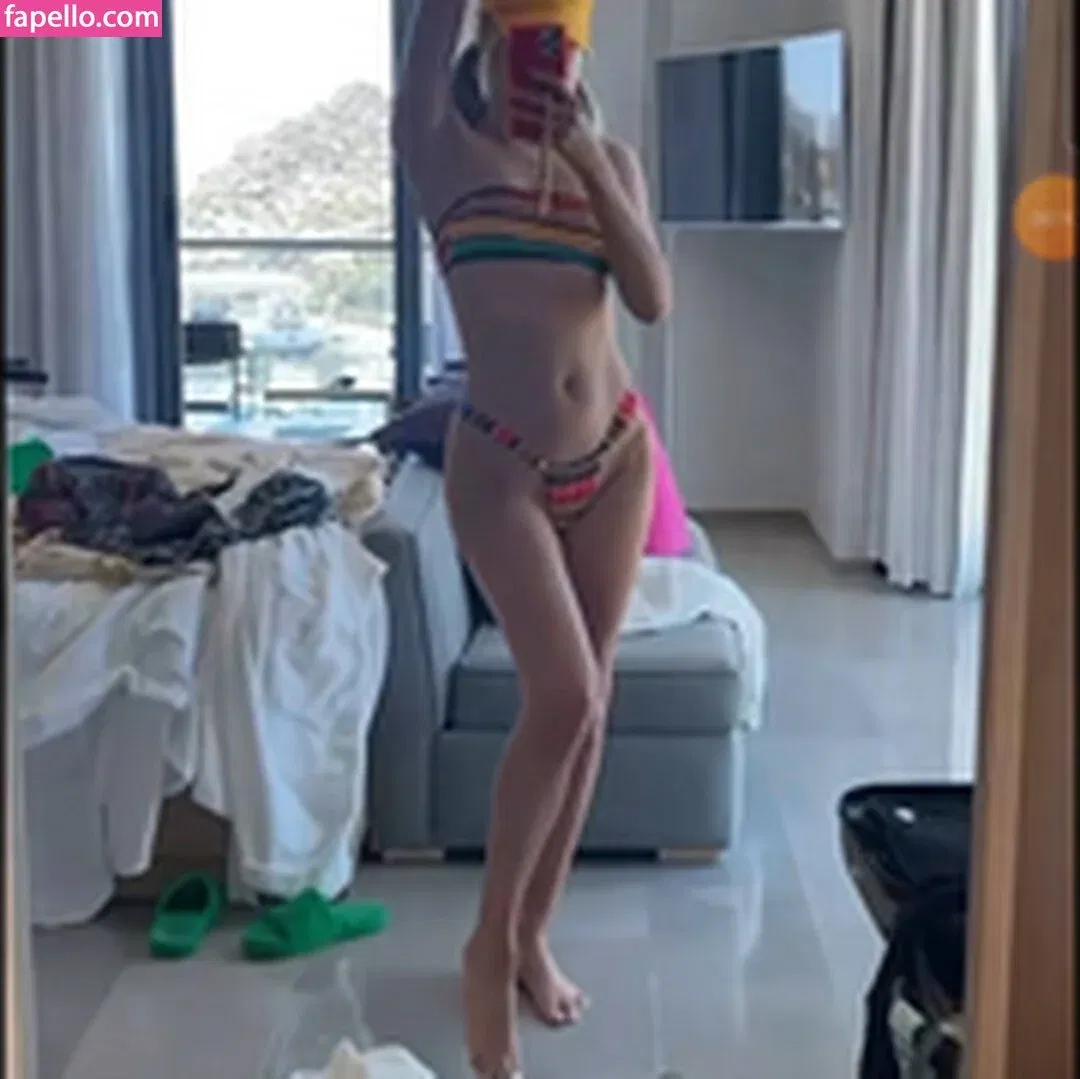 Alissa Violet Onlyfans Photo Gallery 