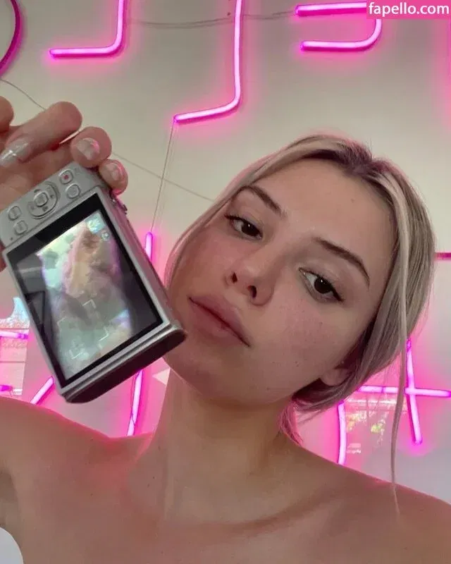 Alissa Violet Onlyfans Photo Gallery 