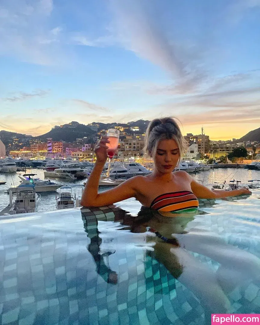 Alissa Violet Onlyfans Photo Gallery 