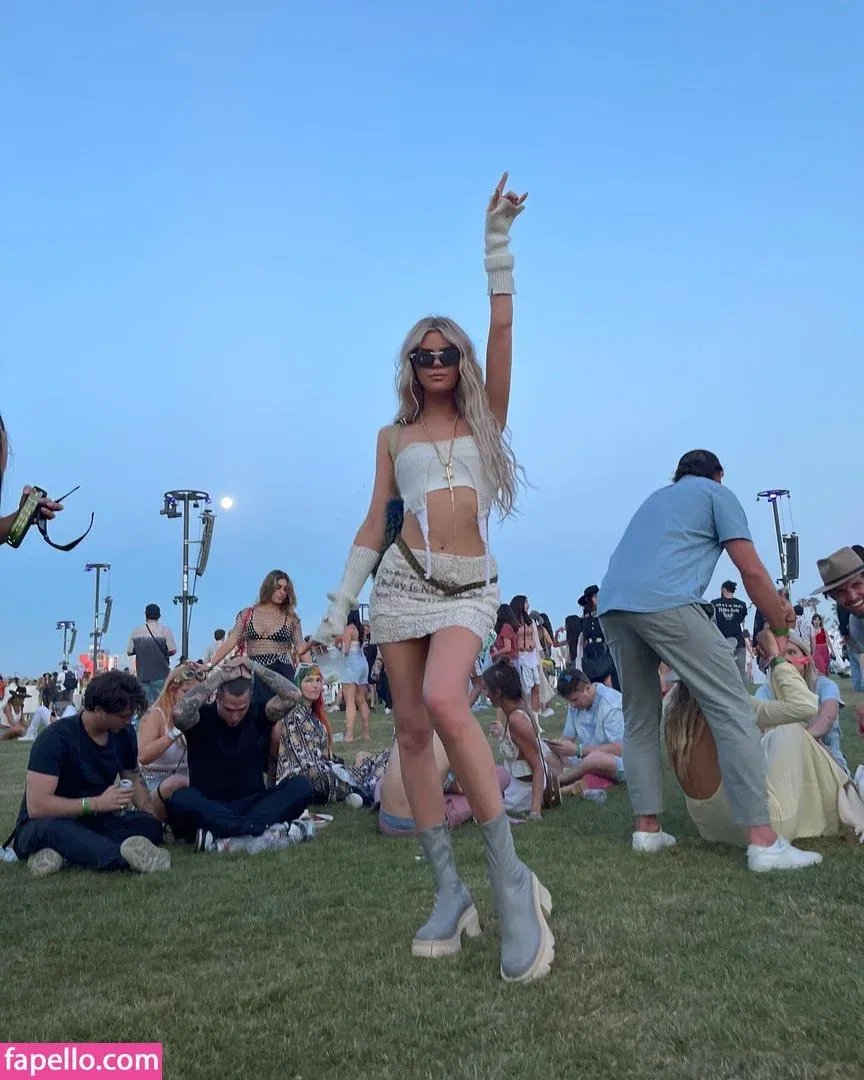 Alissa Violet Onlyfans Photo Gallery 