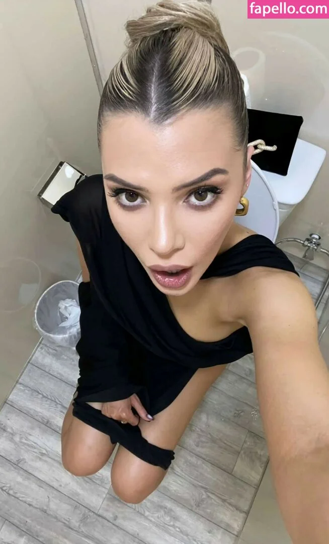 Alissa Violet Onlyfans Photo Gallery 